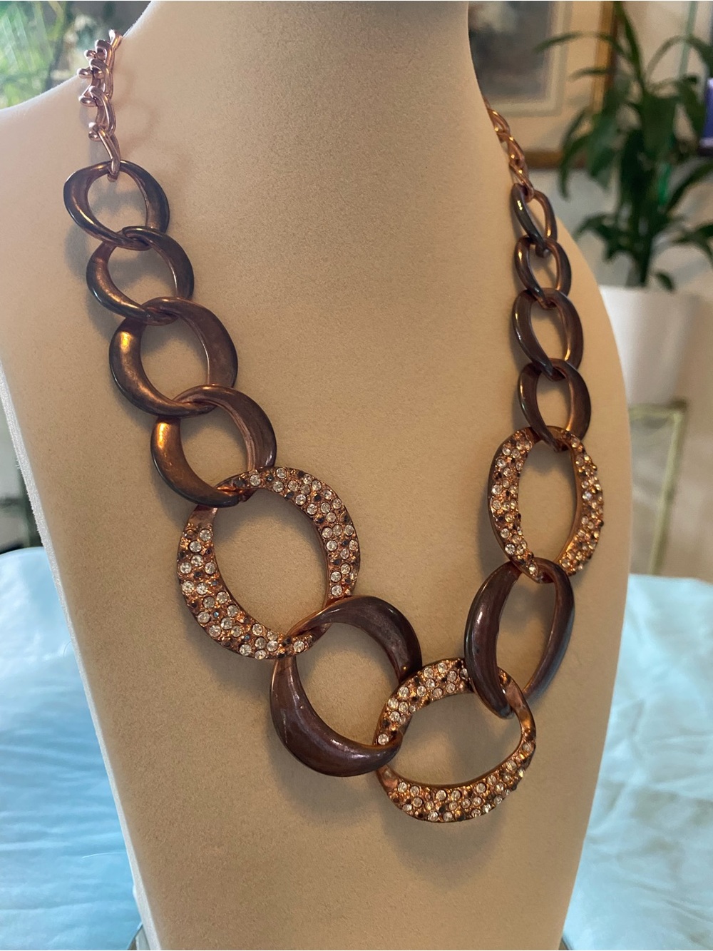 GOLD-TONE RHINESTONE STATEMENT LINK NECKLACE - Picture 4 of 14